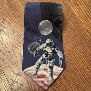 Astronaut Space Walk Moon Wembley Necktie Tie Silk NASA Aliens Patriotic USA VTG